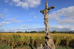 A cross stands in a field. (Photo credit: David Silverman/Getty Images)
